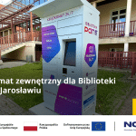 Książkomat zewnętrzny Biblioteki PANS w Jarosławiu. Zwraca i odbiera książki 24/7.