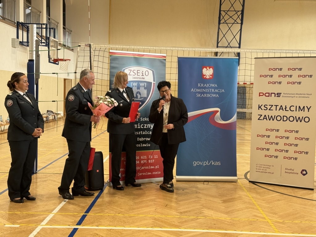 Wręczenie nagród na III Turnieju Piłki Siatkowej Klas Celno-Skarbowych PANS Jarosław.