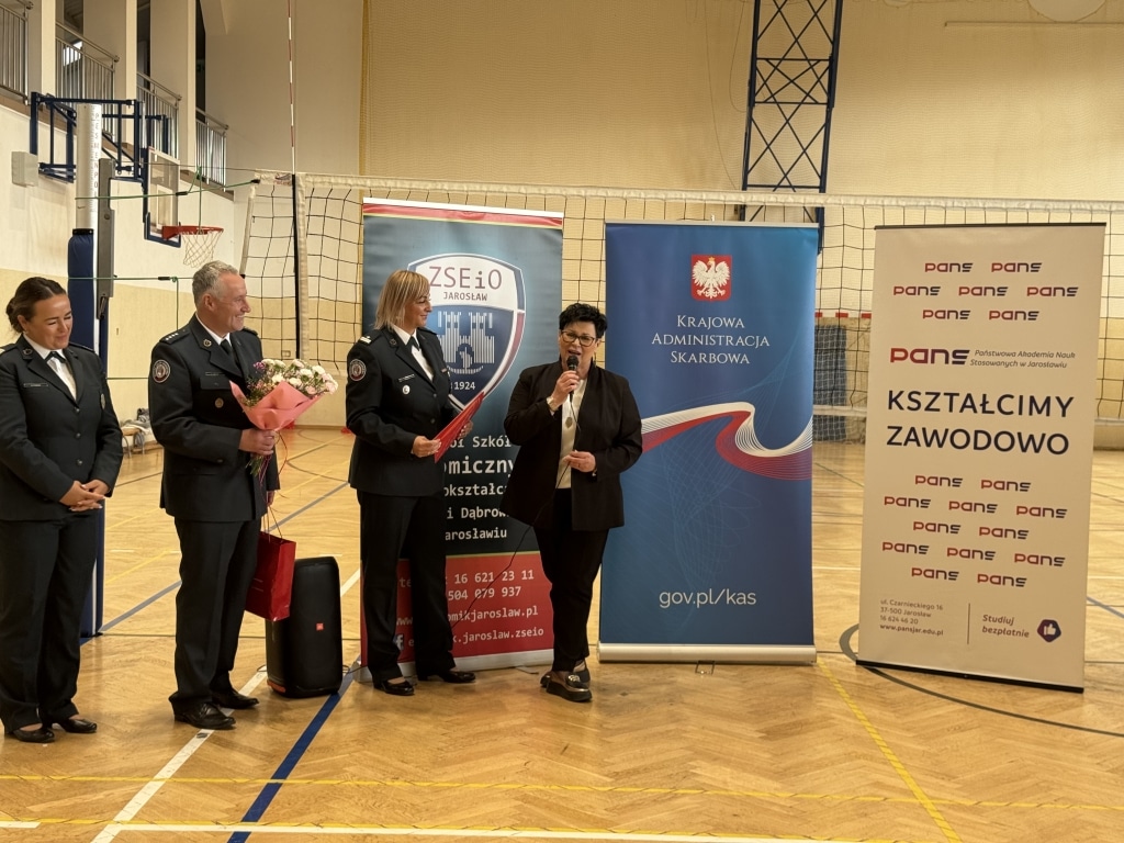 III Turniej Piłki Siatkowej Klas Celno-Skarbowych w hali PANS w Jarosławiu