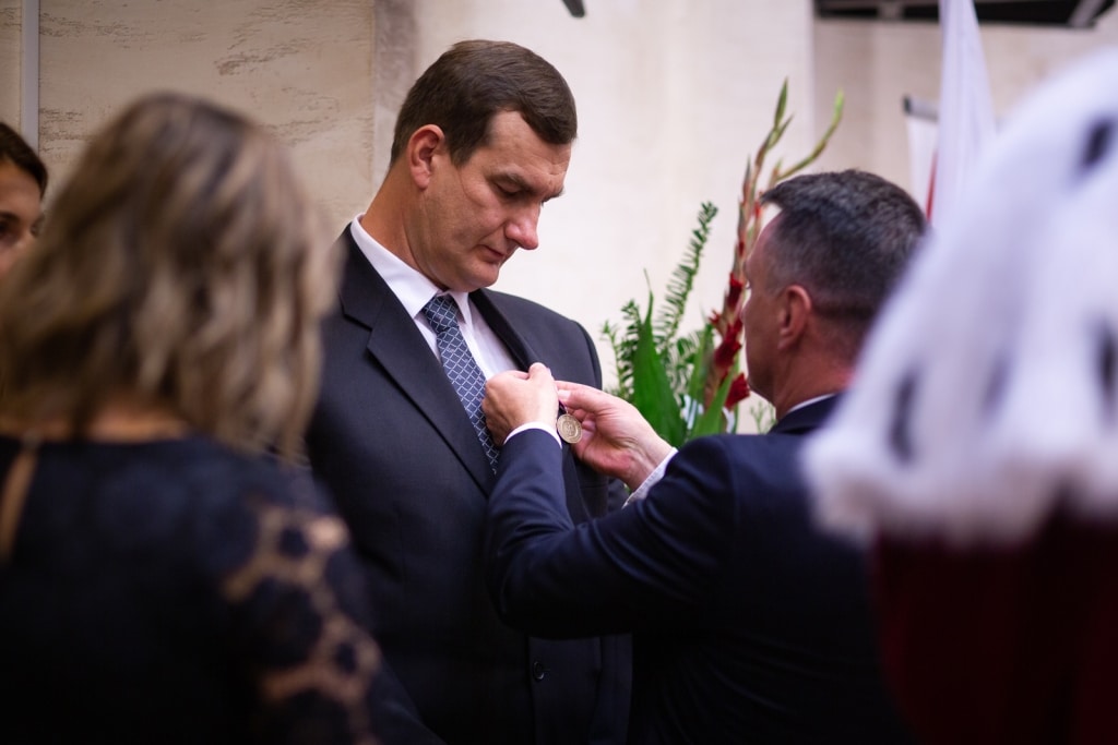 Wręczenie odznaczenia podczas Inauguracji 2021/2022