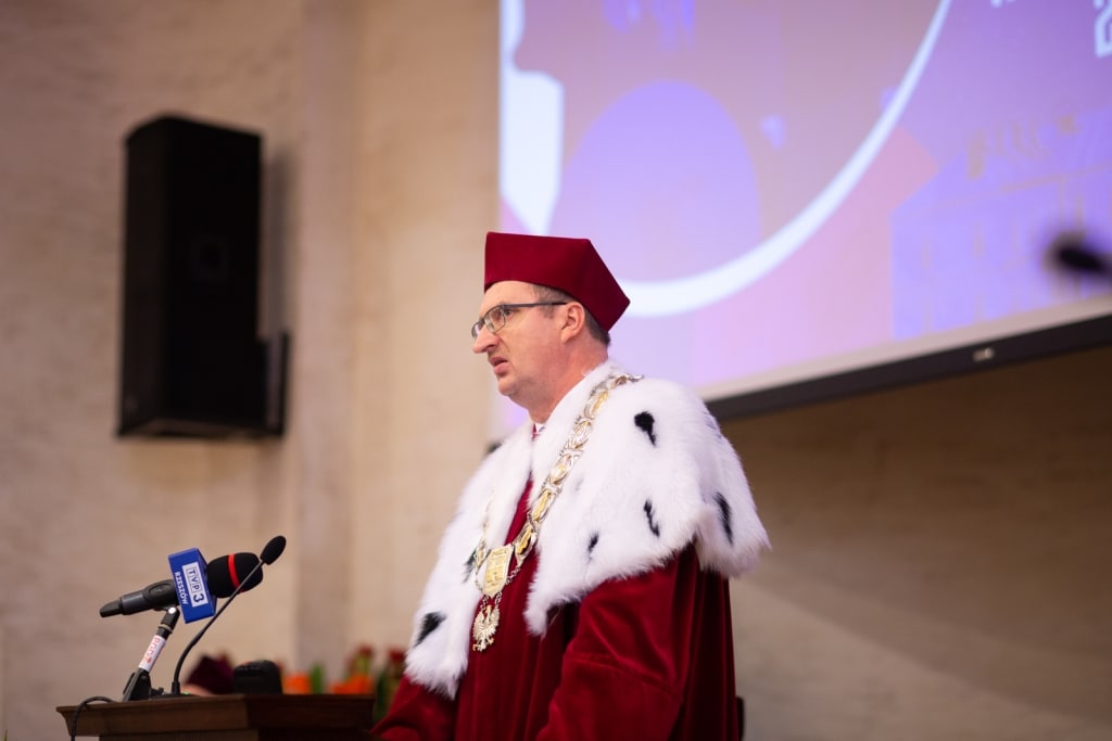 Profesor w todze podczas Inauguracji 2021/2022
