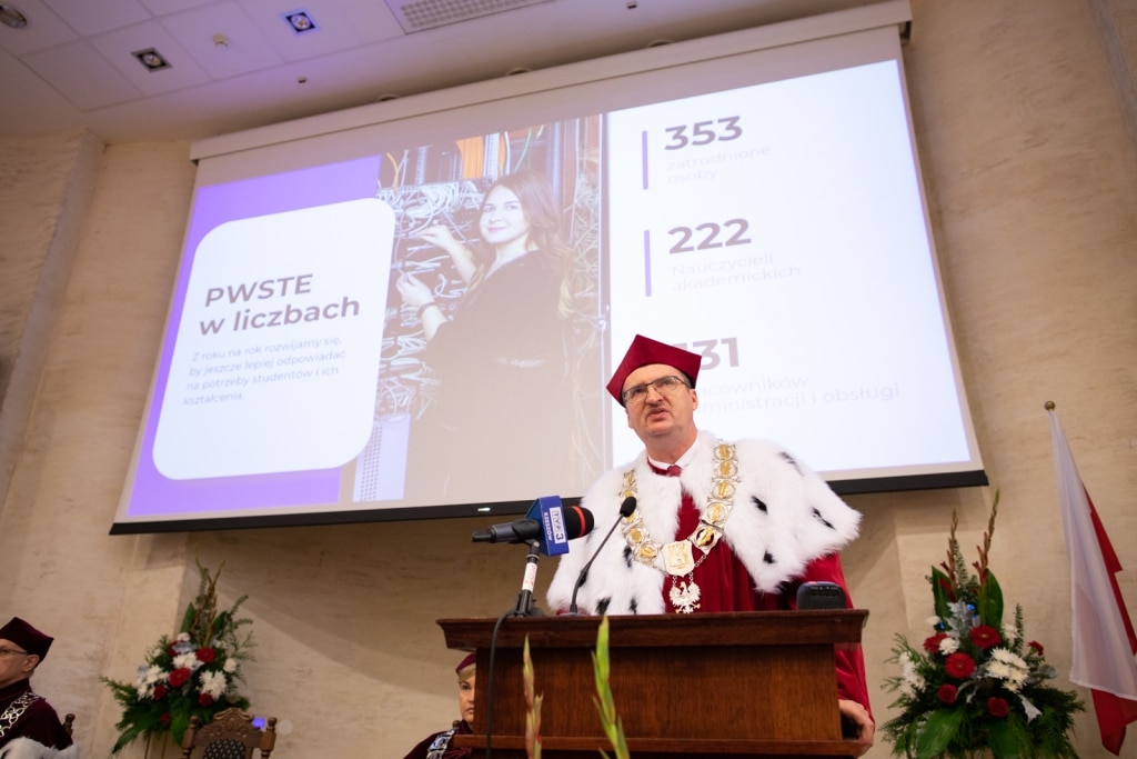 Rektor PWSTE w liczbach: Inauguracja roku akademickiego 2021/2022
