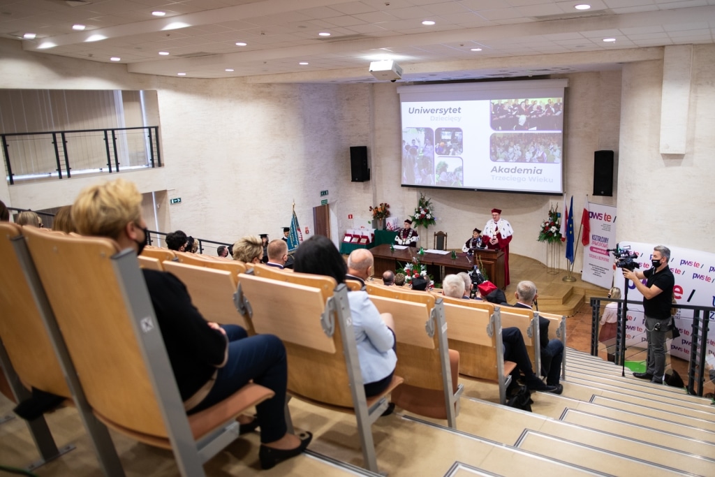 Uroczysta inauguracja roku akademickiego 2021/2022 na Uniwersytecie.