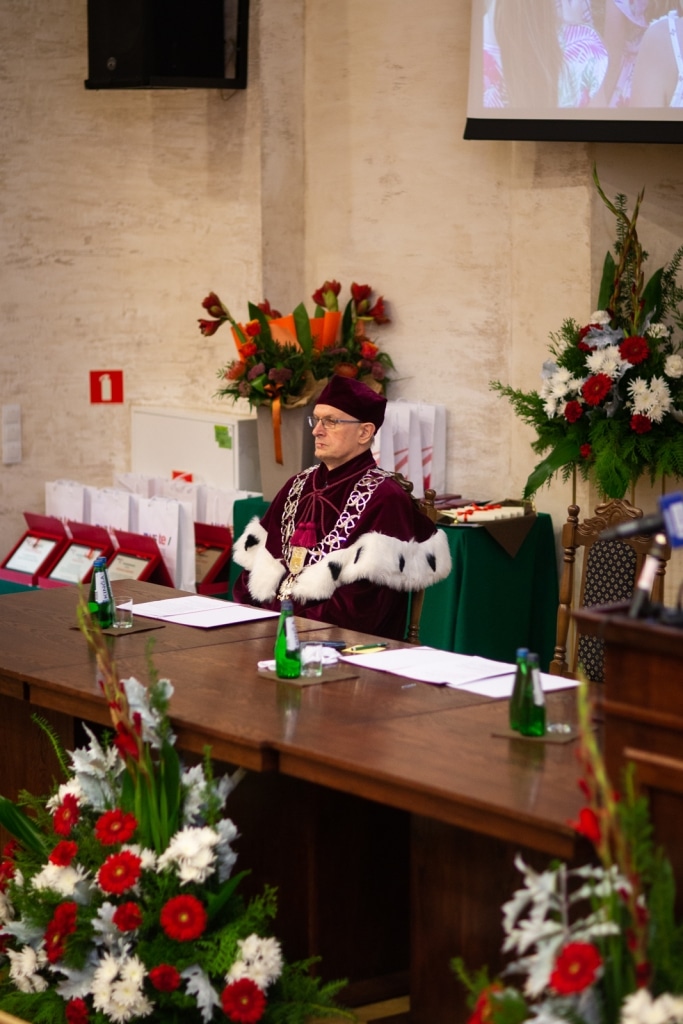 Profesor w todze podczas Inauguracji 2021/2022