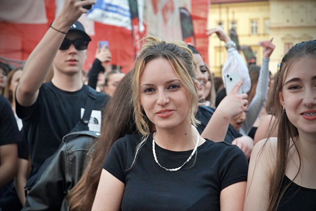 Młodzi ludzie na Juwenaliach 2025, radosna atmosfera