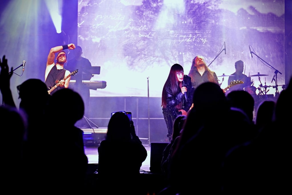 Zespół rockowy na scenie Juwenalia 2025, koncert na żywo