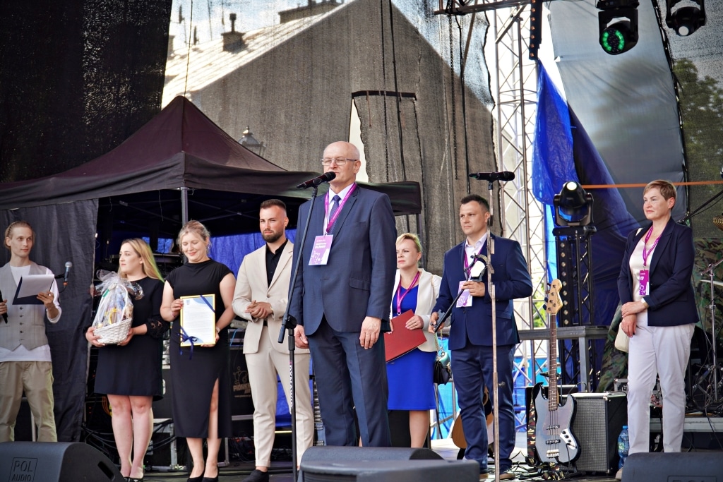 Uroczyste wręczenie nagród na Juwenaliach 2025 z udziałem władz uczelni.
