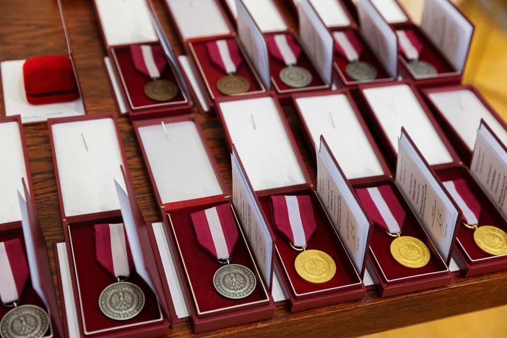 Medale i ordery wręczane podczas uroczystości Inauguracji 2025/2026