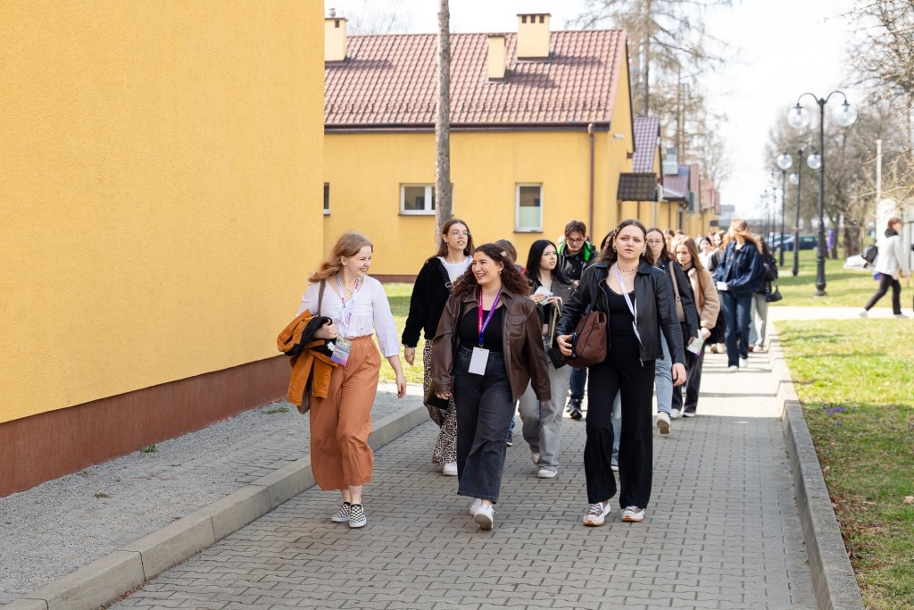Grupa studentów na Dniu Otwartym 2025