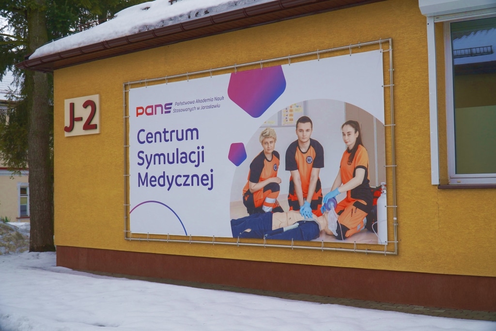Reklama Centrum Symulacji Medycznej PANS na Kampusie J-2