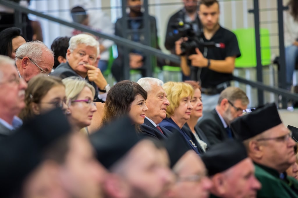 Uczestnicy Inauguracji 2019/2020 w togach i biretach