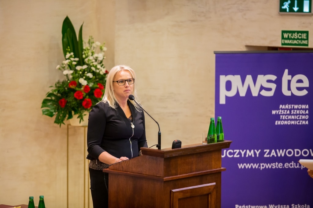 Dyrektor PWSZ w Nowym Sączu podczas inauguracji roku akademickiego 2019/2020.