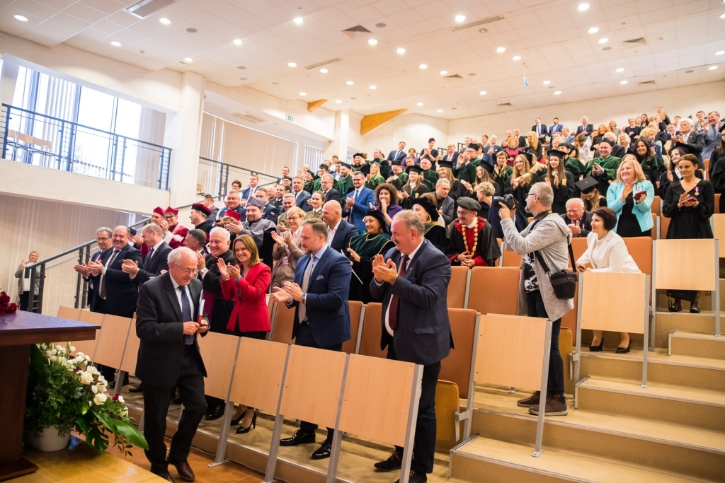 Uroczysta inauguracja roku akademickiego 2019/2020 z udziałem profesorów i studentów