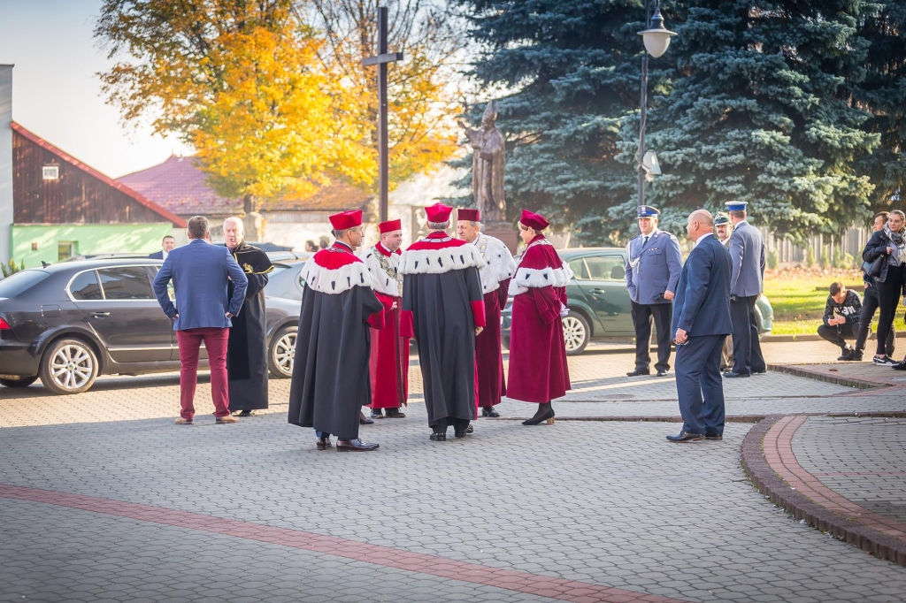 Uroczysta inauguracja roku akademickiego 2018/2019 z udziałem profesorów w togach.