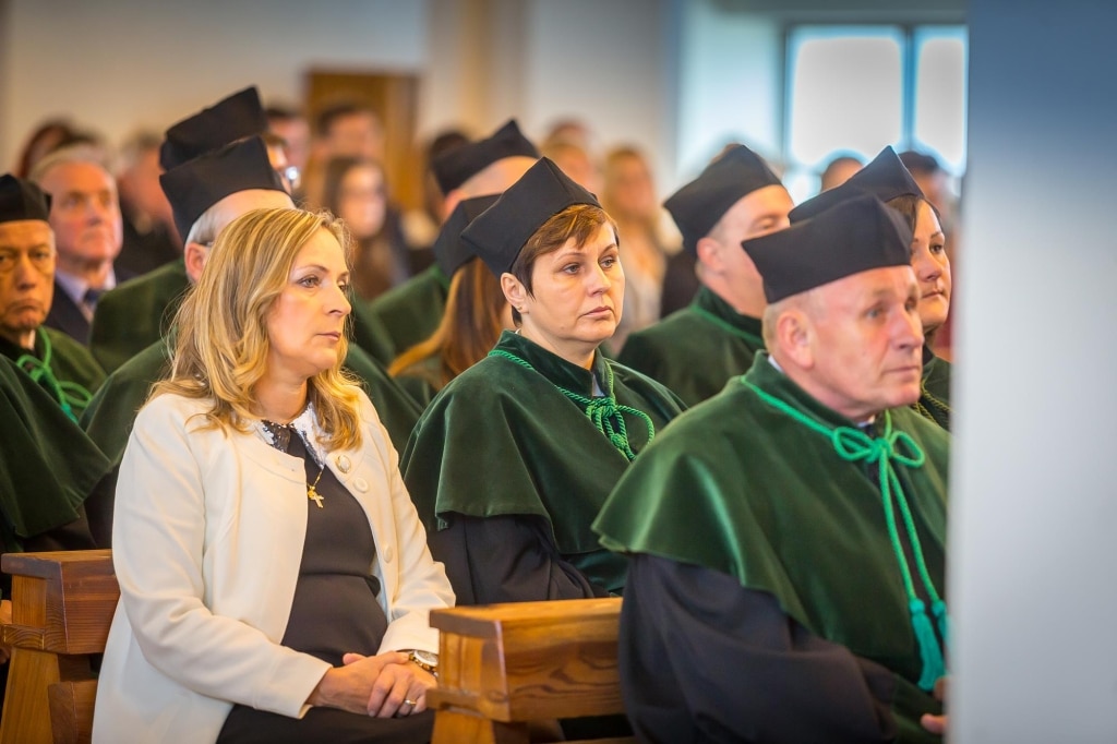 Uroczysta inauguracja roku akademickiego 2018/2019, uczestnicy w togach.