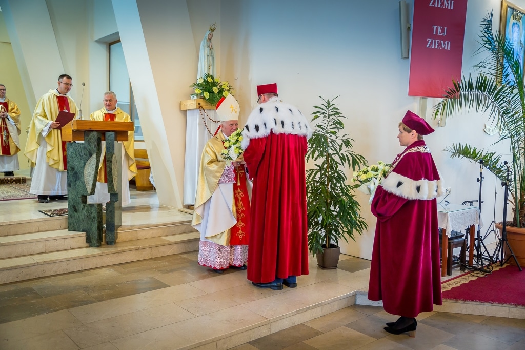 Uroczysta inauguracja roku akademickiego 2018/2019 z udziałem duchownych.