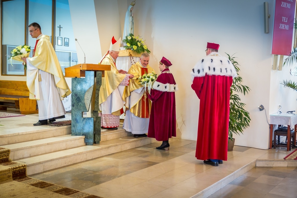 Uroczysta inauguracja roku akademickiego 2018/2019 w kościele.