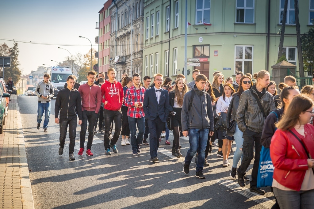 Uczniowie w drodze na inaugurację roku szkolnego 2018/2019