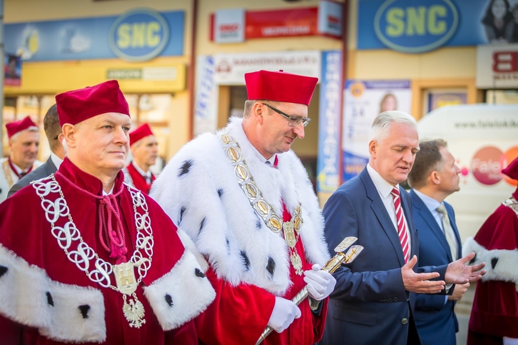 Uroczysta inauguracja roku akademickiego 2018/2019 z udziałem profesorów w togach.