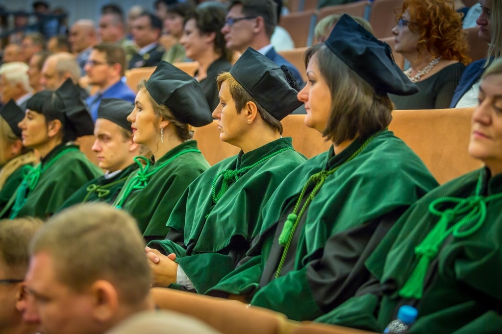 Uroczysta inauguracja roku akademickiego 2018/2019 z udziałem doktorów w togach.