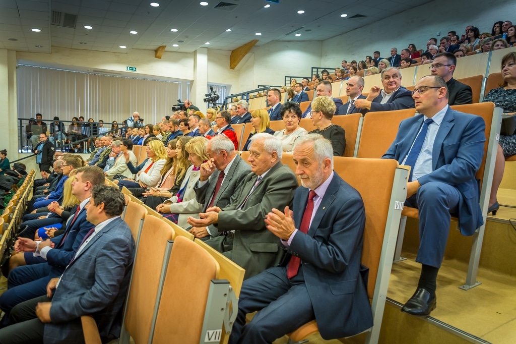 Uroczysta inauguracja roku akademickiego 2018/2019 z udziałem gości i studentów.
