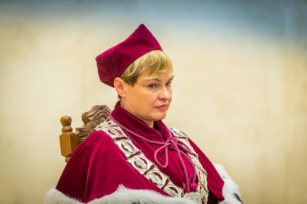 Rektor w togach podczas Inauguracji Roku Akademickiego 2018/2019