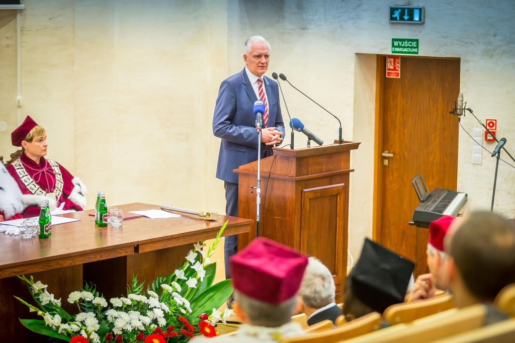 Inauguracja 2018/2019: przemówienie rektora przy mównicy