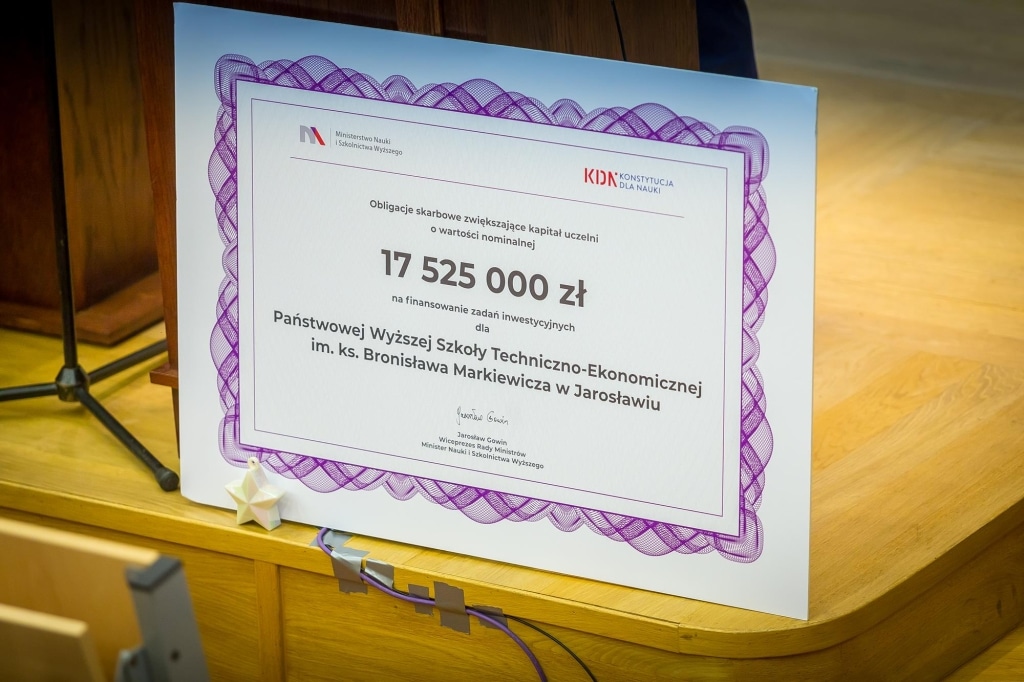 Certyfikat na 17 525 000 zł dla WSFEiT w Jarosławiu.