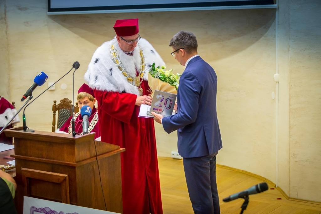 Inauguracja 2018/2019: wręczenie nagród podczas uroczystości akademickiej.