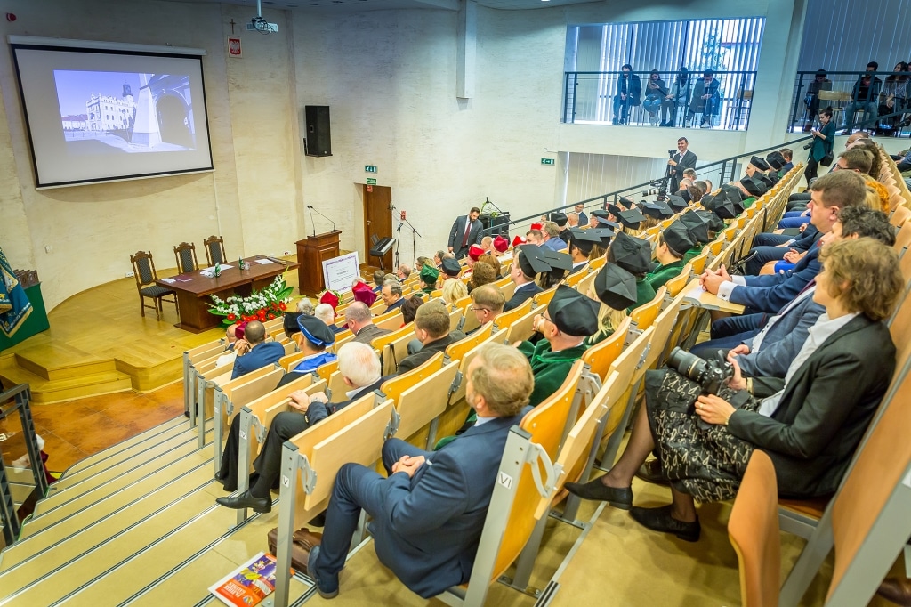 Uroczysta inauguracja roku akademickiego 2018/2019 w auli z uczestnikami