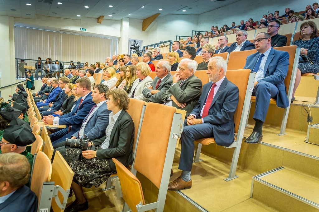 Uroczysta inauguracja roku akademickiego 2018/2019 w auli.