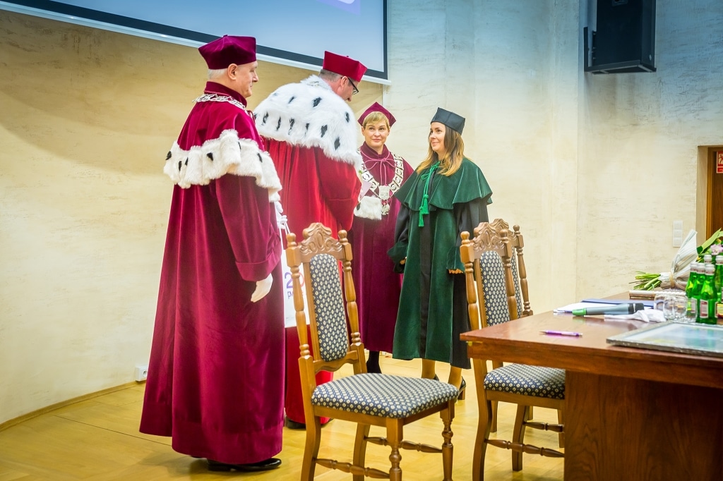 Inauguracja 2018/2019: Uczestnicy w togach akademickich podczas uroczystości
