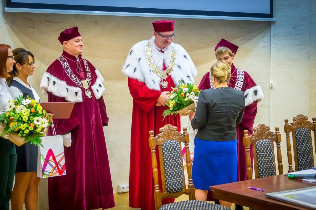 Inauguracja 2018/2019: Uroczystość wręczenia kwiatów w togach.