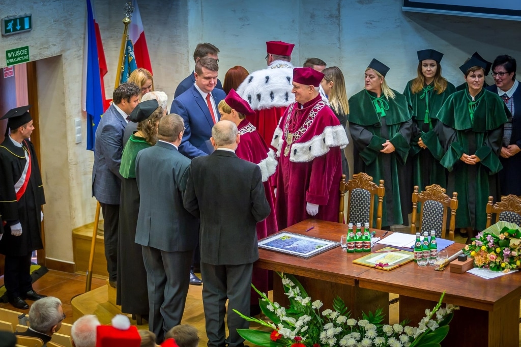 Uroczystość Inauguracji Roku Akademickiego 2018/2019, wręczenie dyplomów.