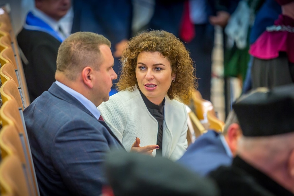 Para rozmawia podczas Inauguracji 2018/2019