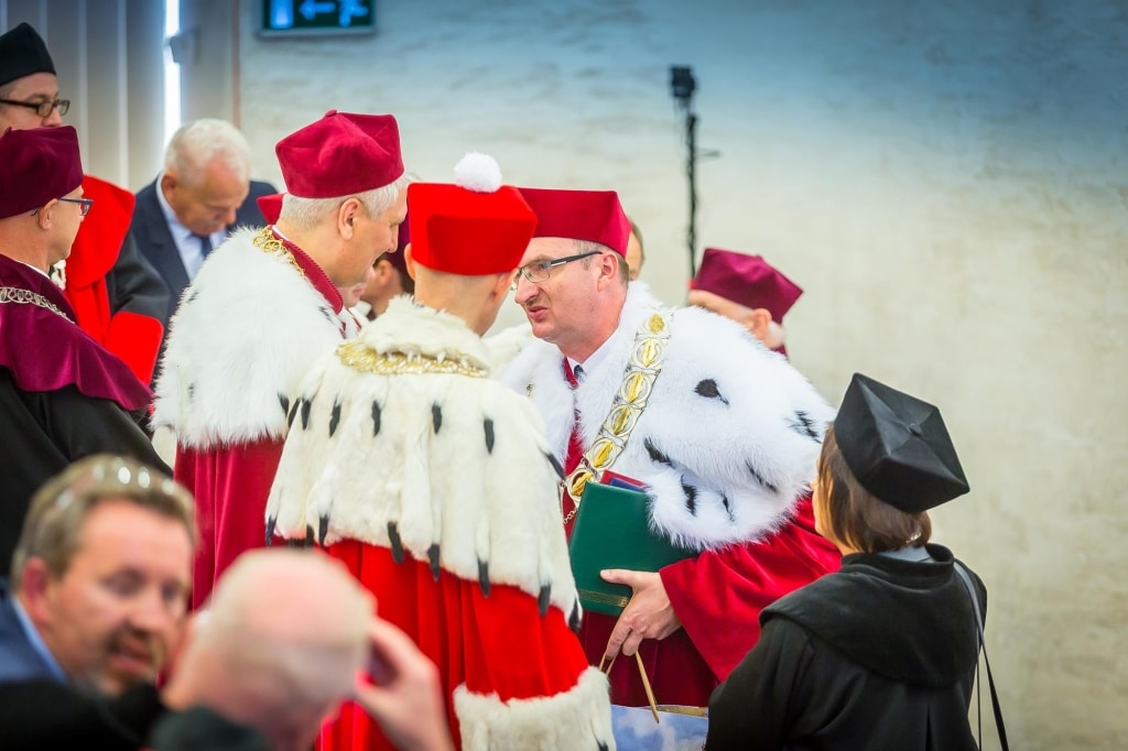 Uroczysta inauguracja roku akademickiego 2018/2019 z udziałem profesorów w togach.