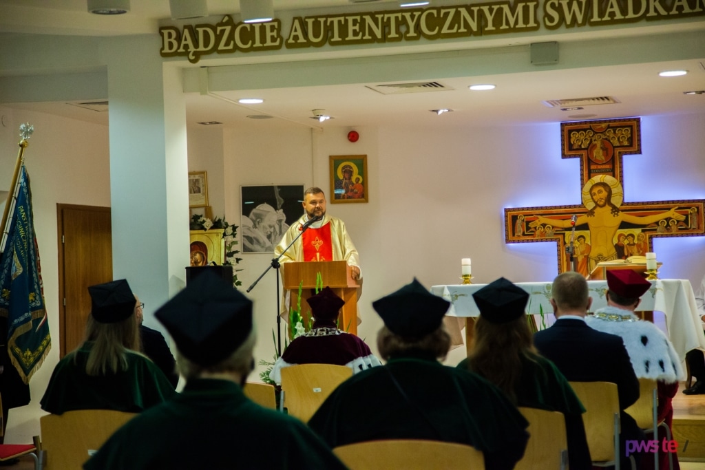 Inauguracja 2020/2021: Ceremonia w szatach akademickich