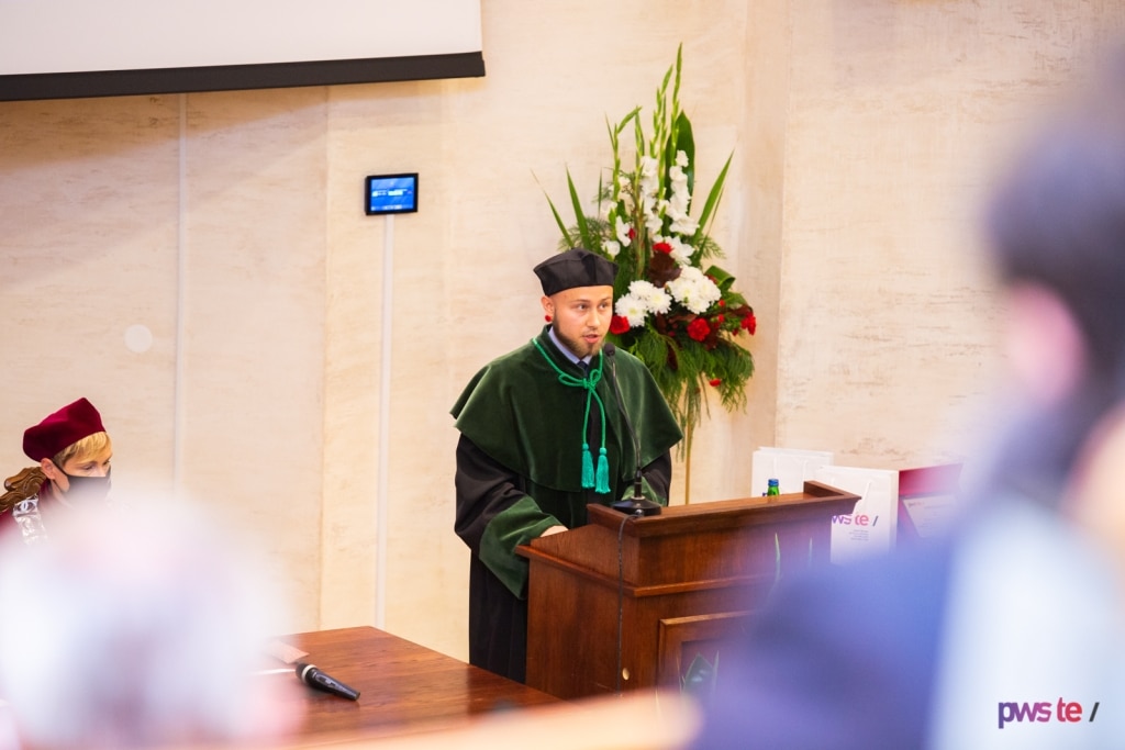 Uroczysta inauguracja roku akademickiego 2020/2021 z przemawiającym doktorem