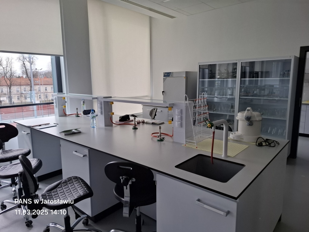 Nowoczesna pracownia laboratoryjna PANS w Jarosławiu